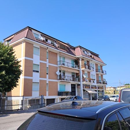 Roses House Lägenhet Porto San Giorgio Exteriör bild